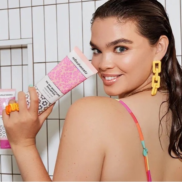 Refreshments Oh My Moisture Shampoo and Conditioner Set - Picture 2 of 4